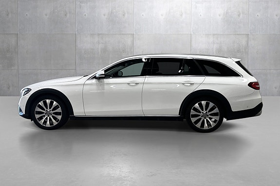 Mercedes-Benz E220 d 2 of 5