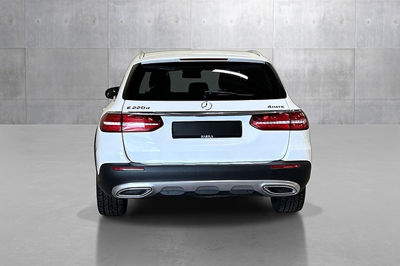 Mercedes-Benz E220 d 4 of 5