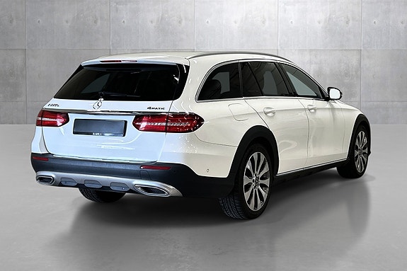 Mercedes-Benz E220 d 5 of 5