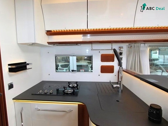 Rapido i 1090 | Hyd.st.ben | Alde | 5+5 | Q.bed+Senkes.| Solc+Invert | Stekeovn | 2x TV | Skinn | Utv.dusj+gass | V.hjul | 8 of 19