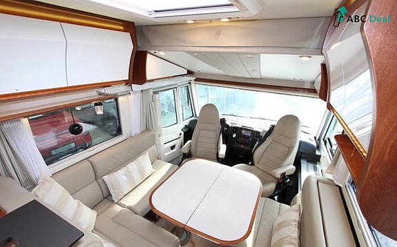 Rapido i 1090 | Hyd.st.ben | Alde | 5+5 | Q.bed+Senkes.| Solc+Invert | Stekeovn | 2x TV | Skinn | Utv.dusj+gass | V.hjul | 5 of 19