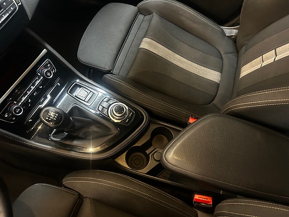 BMW 218d 27 of 30
