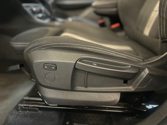 BMW 218d 26 of 30