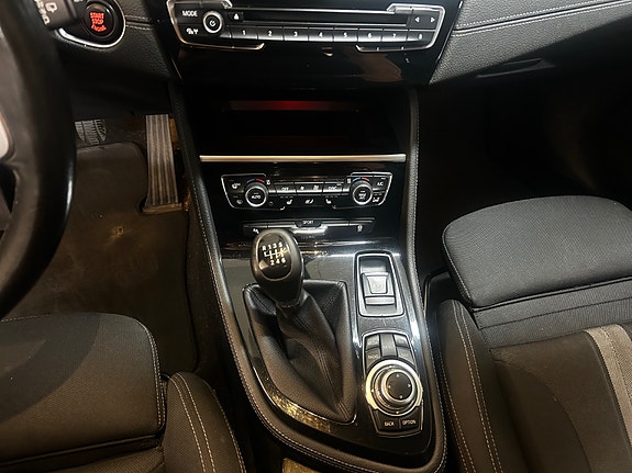 BMW 218d 28 of 30
