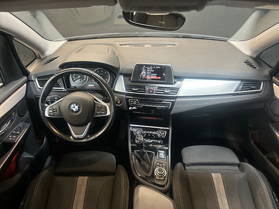 BMW 218d 19 of 30