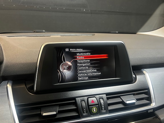 BMW 218d 30 of 30