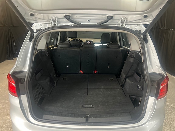 BMW 218d 12 of 30