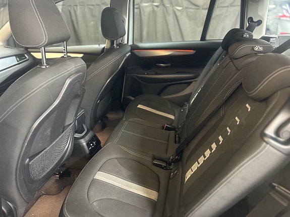 BMW 218d 20 of 30