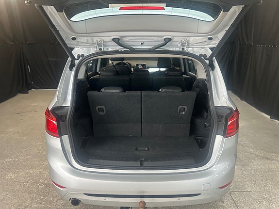 BMW 218d 11 of 30