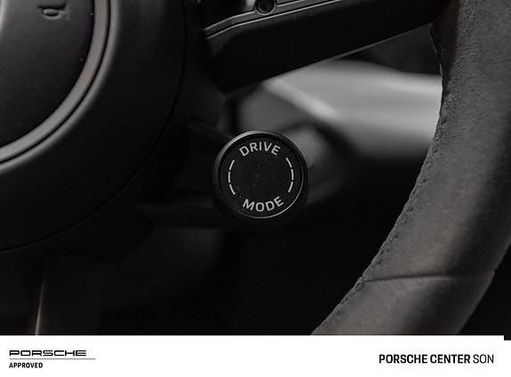 Porsche Macan 24 of 30