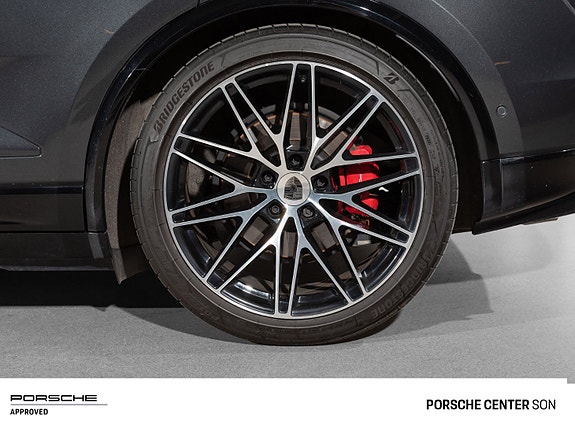 Porsche Macan 18 of 30