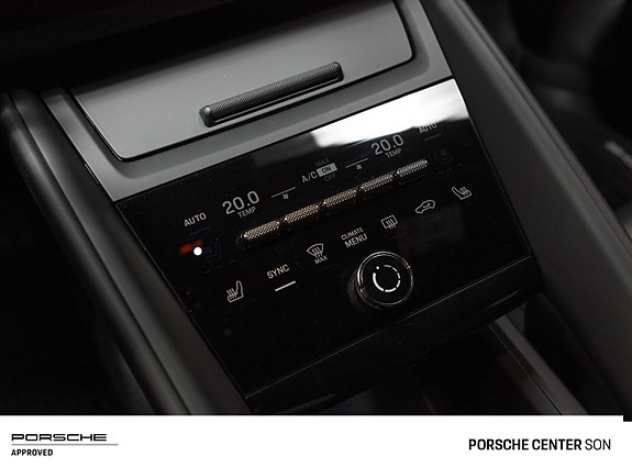 Porsche Macan 27 of 30