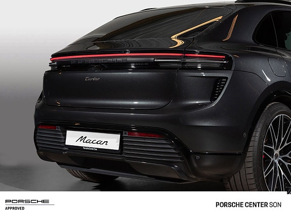 Porsche Macan 10 of 30