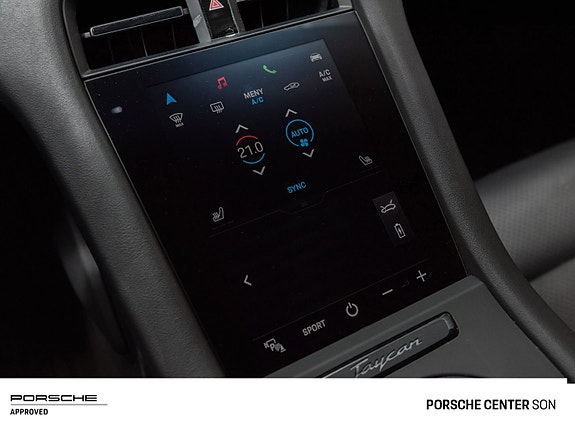 Porsche Taycan Cross Turismo 26 of 30