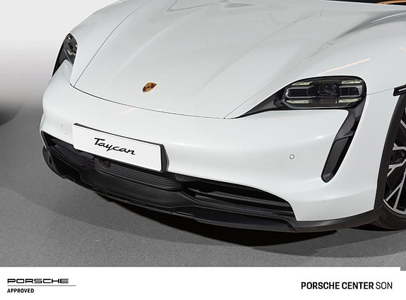 Porsche Taycan Cross Turismo 8 of 30