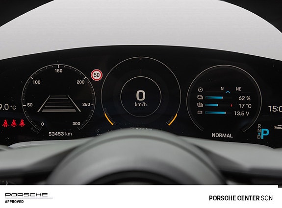 Porsche Taycan Cross Turismo 24 of 30