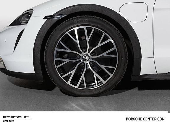 Porsche Taycan Cross Turismo 17 of 30