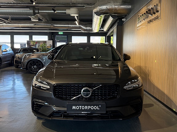 Volvo V90 2 of 5