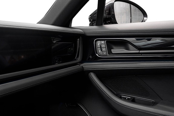 Porsche Panamera 18 of 30