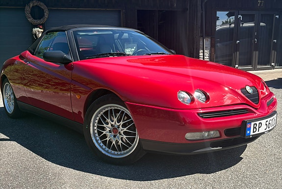 Alfa Romeo Spider 4 of 5