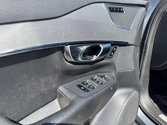 Volvo XC90 18 of 30