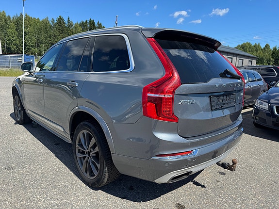 Volvo XC90 3 of 5