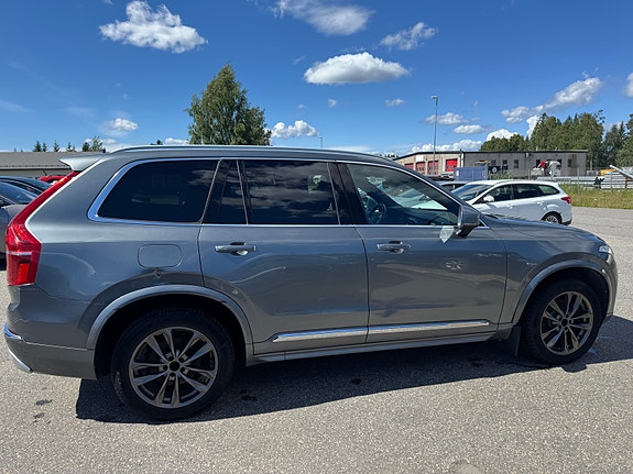 Volvo XC90 8 of 30