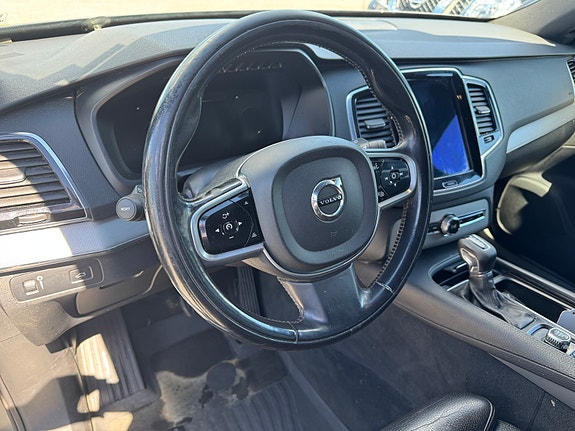 Volvo XC90 12 of 30