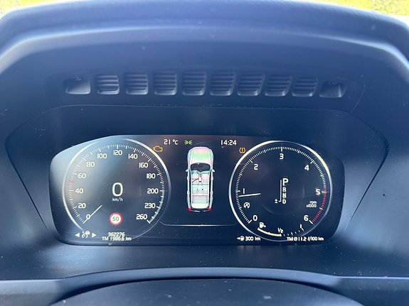 Volvo XC90 19 of 30