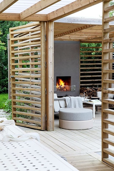 Pergola og peis