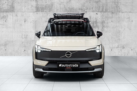 Volvo EX30 CC 2 of 5