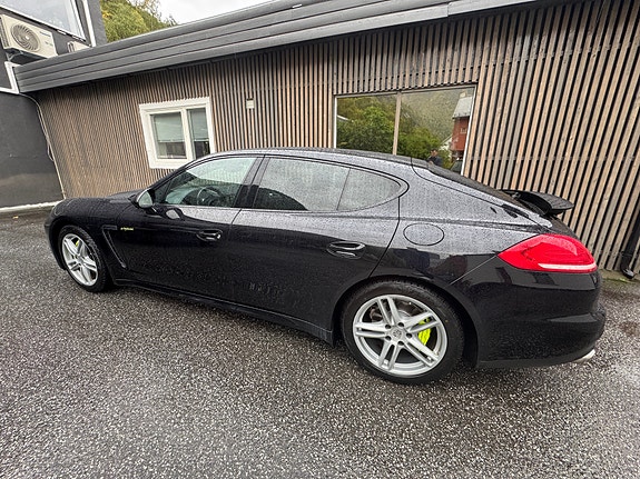 Porsche Panamera 22 of 30