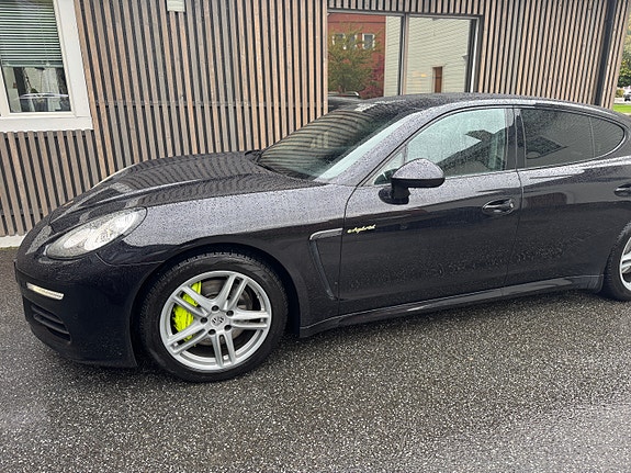 Porsche Panamera 17 of 30