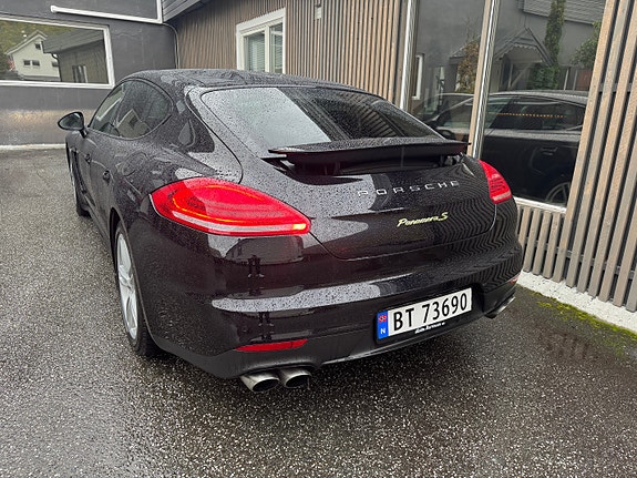Porsche Panamera 16 of 30