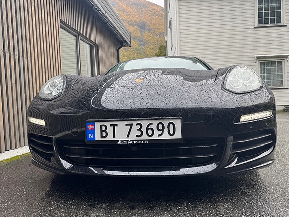 Porsche Panamera 28 of 30