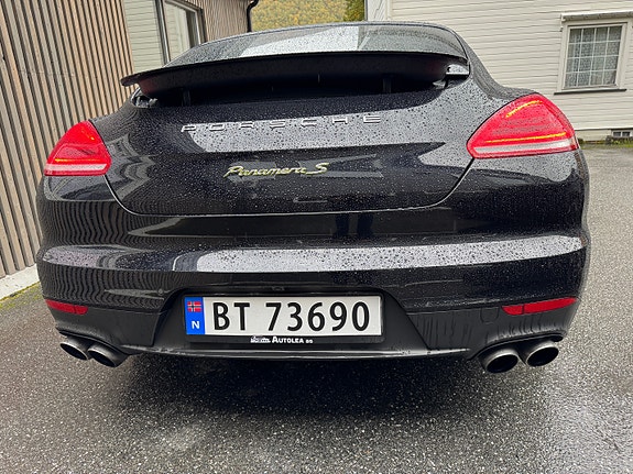 Porsche Panamera 11 of 30