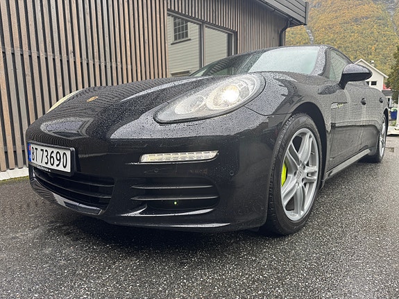 Porsche Panamera 19 of 30