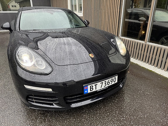 Porsche Panamera 14 of 30