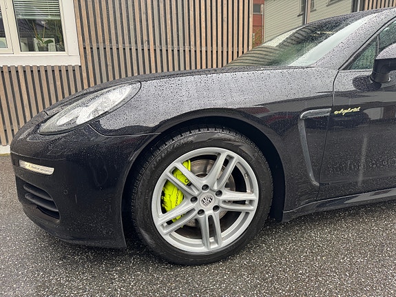 Porsche Panamera 27 of 30