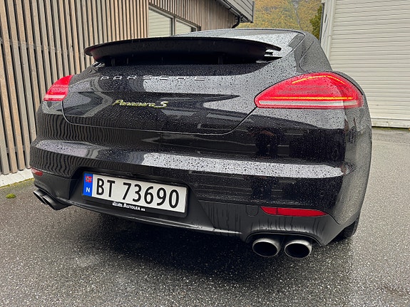 Porsche Panamera 12 of 30