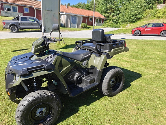 Polaris Sportsman X2 570 9 of 12