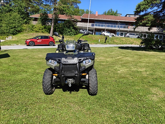Polaris Sportsman X2 570 2 of 12