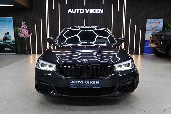 BMW 530e 3 of 5