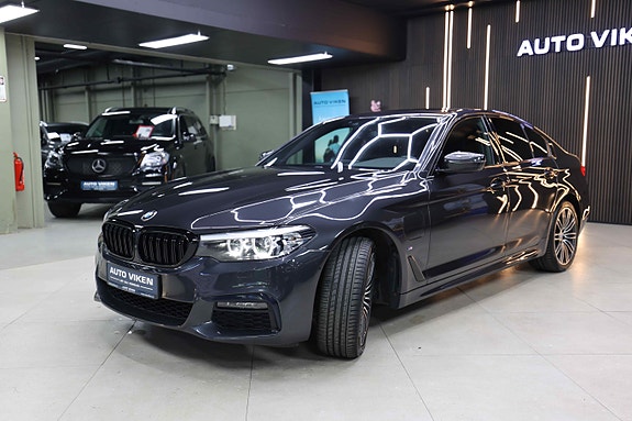 BMW 530e 4 of 5