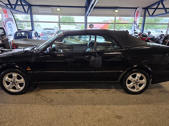Saab 9-3 2 of 5