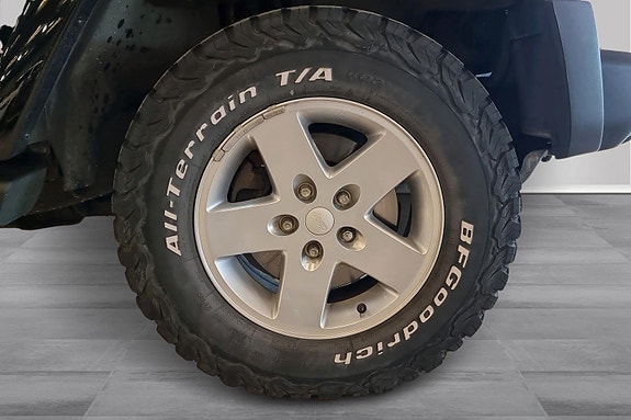 Jeep Wrangler 20 of 22