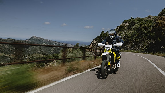 Husqvarna 701 Supermoto 6 of 7