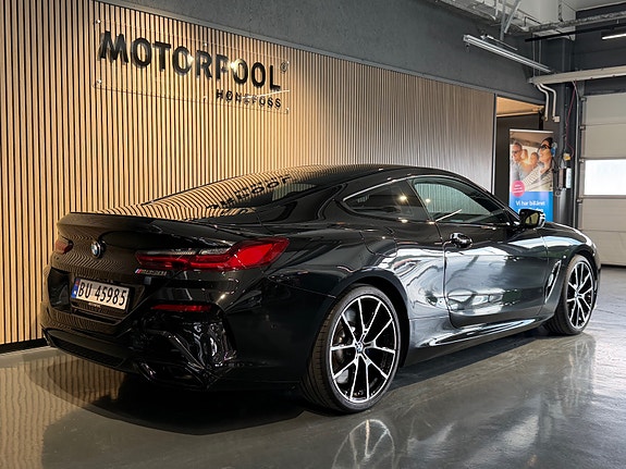 BMW M850i 3 of 5