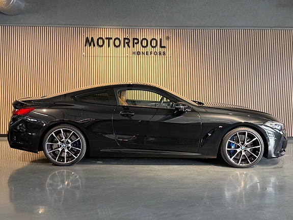 BMW M850i 2 of 5