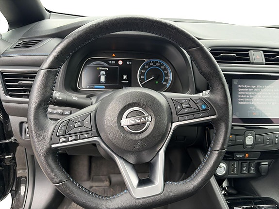 Nissan Leaf 11 of 15